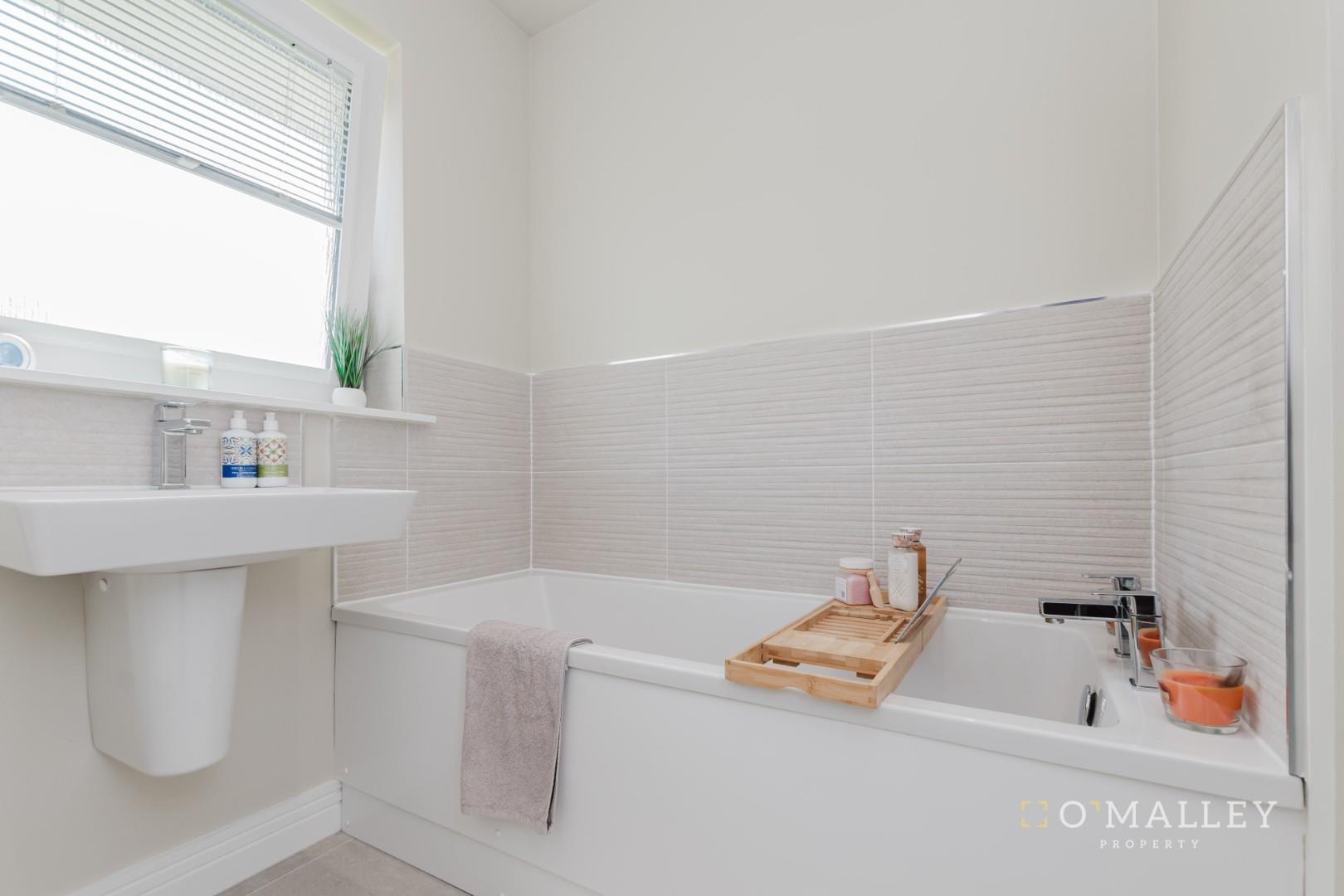 16Alexander_Coatbridge_Bathroom_03.jpg